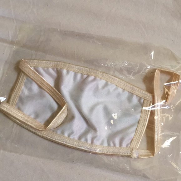 HELLO KITTY BUNDLE OF 2 FACE MASKS FOR YOUNG CHILDREN - Picture 5 of 5